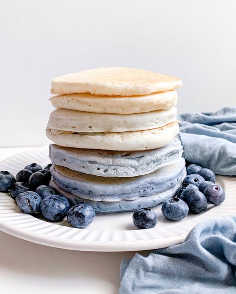 Hoy Cakes, Blue Pancakes, Blue Pancake, Natural Food Dye, Blue Spirulina, Pancakes Ingredients, Sunday Breakfast, Vegan Pancakes, Fool Proof Recipes