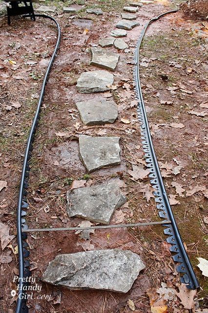 Flagstone Walkway, Walkway Landscaping, Stone Walkway, Garden Walkway, Stone Path, Landscape Designs, Garden Pathway, Diy Landscaping, Garden Cottage