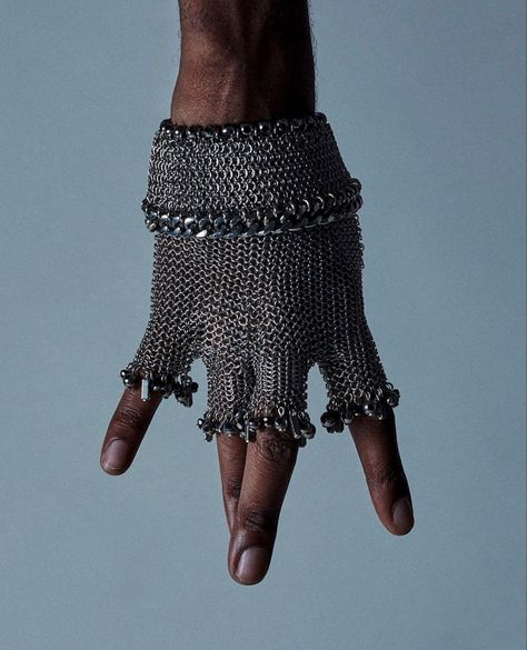 Chainmail Glove, Custom Lighters, Equestrian Chic, Hardware Jewelry, Sibling Outfits, Tiny Dancer, Clothing Details, Chain Mail, Textiles Fashion