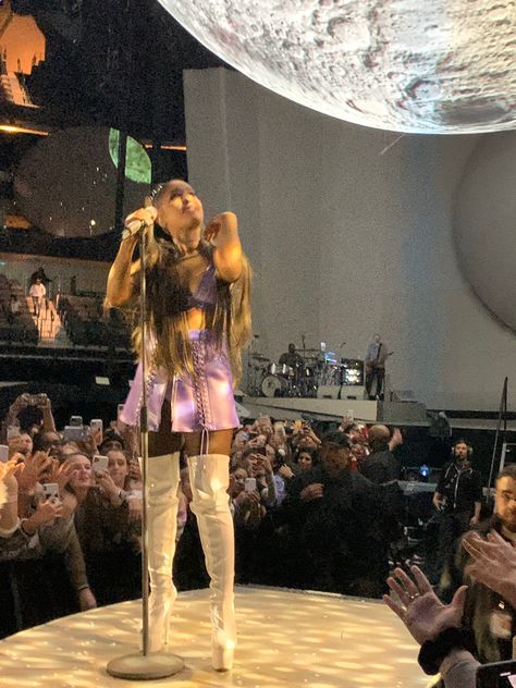 Someone Like U, Victorious Cast, Ariana Tour, Ariana Grande Concert, Ariana Grande Sweetener, Ariana Grande Cute, Ariana Grande Photoshoot, Ariana Grande Photos, Ariana Grande Pictures