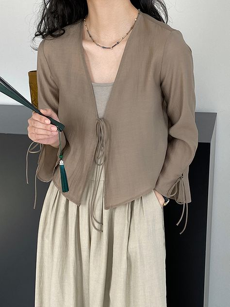 Shirt With Belt, Trench Coat Dress, Cap Sleeve Shirt, Mesh Skirt, Long Sleeve Midi Dress, Silk Shirt, Color Khaki, Fashion Sewing, Chic Design