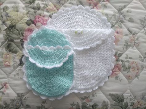 A free crochet pattern for a baby burial pocket/ angel pocket/ premmie pocket Angel Pockets Pattern, Nicu Blankets Free Pattern Crochet, Crochet Preemie Patterns Free, Angel Baby Crochet Patterns Free, Micro Preemie Crochet Patterns Free, Crochet Nicu Blanket Patterns, Preemie Crochet Sleep Sac Pattern, Crochet Angel Pocket Pattern, Crochet For Preemies Nicu