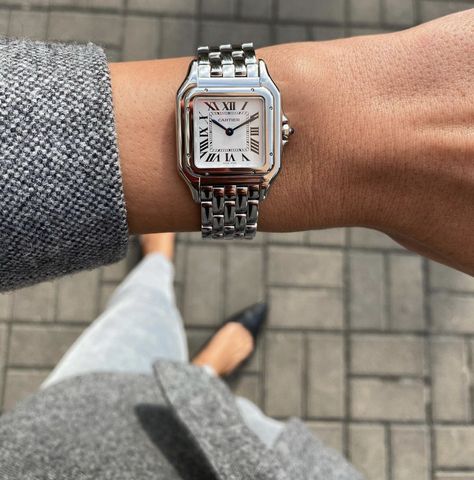 Cartier Panthere de Cartier Watches Wallpaper Aesthetic Couple, Cartier Watches Women, French Luxury Brands, Ladies Bracelet Watch, Casio Vintage, Classy Watch, Trendy Watches, Vintage Watches Women, Business Board