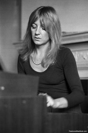 Christine McVie - 1973 Christine Perfect, Christine Mcvie, Mick Fleetwood, Lindsey Buckingham, Stevie Nicks Fleetwood Mac, Joan Baez, Women Of Rock, Women In Music, Scene Photo