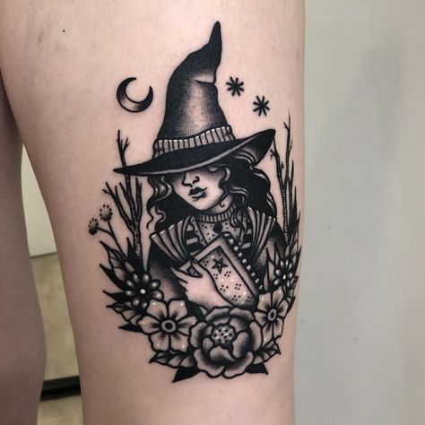 Ecuador Tattoo, Mangas Tattoo, Traditional Tattoo Inspiration, Occult Tattoo, Studio Tattoo, Wicked Tattoos, Witch Tattoo, Magic Tattoo, Inspiration Tattoos