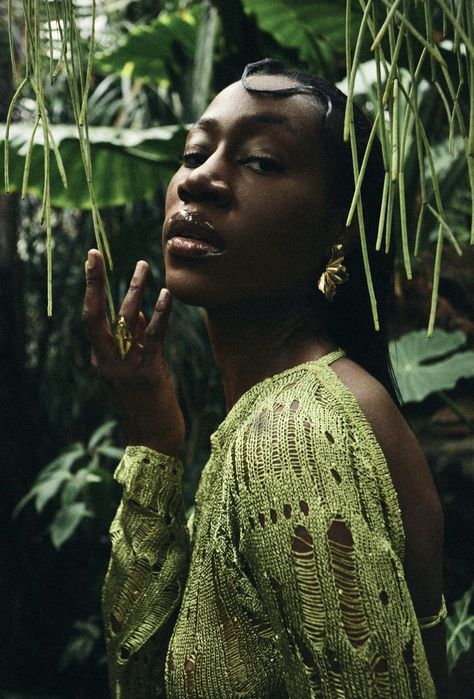 Mother Nature Photoshoot Black Women, Forest Aesthetic Photoshoot, Earthy Photoshoot Black Women, Earthy Black Woman Aesthetic, Greenery Photoshoot, Plant Photoshoot, Jungle Woman, Goddess Portrait, Bohemian Photoshoot