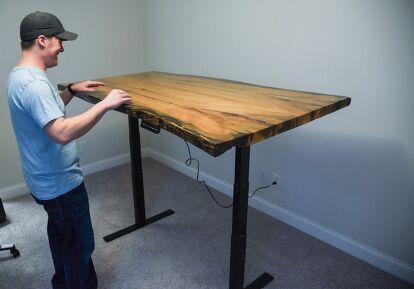 Sitting is the new smoking...they say...and I’ve been building a lot of stand up desks. Here’s how you can make one for your office Diy Standing Desk Plans, Standing Desk Base, Raising Desk, Diy Standing Desk, Live Edge Desk, Old Coffee Tables, Desk Diy, Unique Desks, Desk Plans