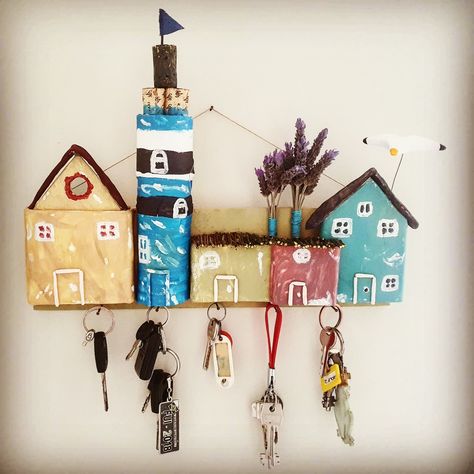 Air Dry Clay Key Holder, Clay Key Holder, Air Dried Clay, Key Holder Wall, Keys Holder, House Organization, Key Holders, House Keys, House Gifts