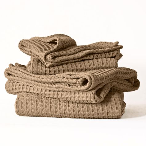 PRICES MAY VARY. PURE 100% TURKISH COTTON: Viva Maison's waffle towels sets are meticulously crafted in TURKEY by a factory with OEKO-TEX certification - Treat yourself to unmatched comfort and premium quality with our luxury, soft and lightweight waffle weave towel set made from long-staple Turkish cotton. PACKAGE INCLUDED: 4 Pieces Set Brown, 2 Bath & 2 Hand Towel Set Dimensions: Extra Large Waffle Bath Towels 35 X 71" Inch (14 Oz) - Waffle Hand Towels 20 X 35" Inch (5 Oz) QUALITY WAFFLE WOVEN Waffle Towels, Towels For Bathroom, Waffle Weave Towels, Towel Sets, Bath Towels Luxury, Turkish Cotton Towels, Cotton Bath Towels, Bathroom Set, Towels Design