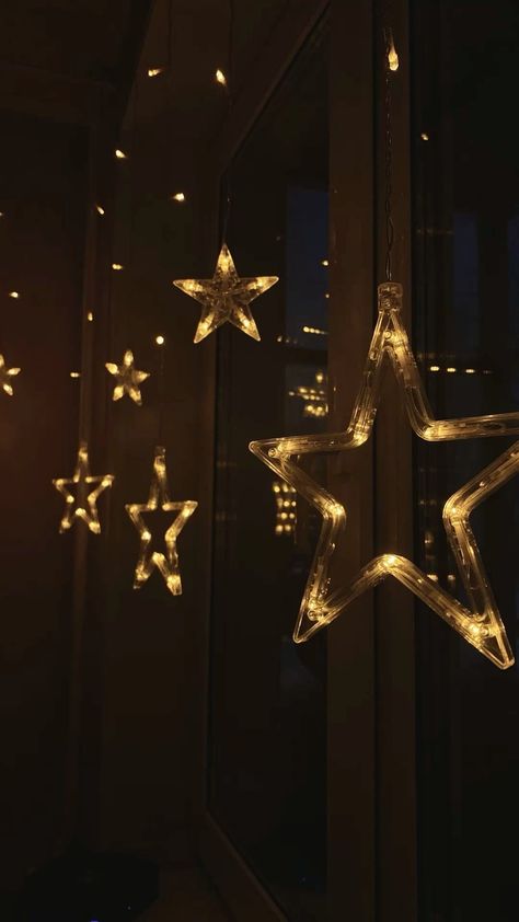 Inicio • Threads Christmas Star Aesthetic, Night Christmas Aesthetic, Christmas Aesthetic Night, December Vibes Aesthetic, New Years Wallpapers Aesthetic, December Night, Christmas Lockscreen, Wild Animal Wallpaper, Find Your People