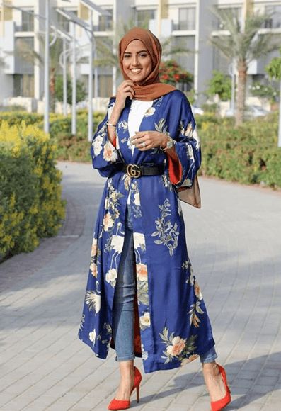 kimono Cute Iftar Ideas, Iftar Outfit Ideas, Iftar With Family, Chicken Recipes For Iftar, Ramadan Kimono, Party Dress Codes, Iftar Party, White Tunic, Sheer Skirt