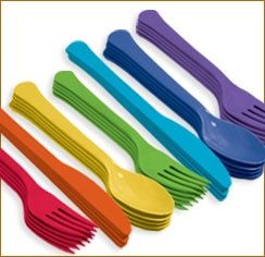 .... Rainbow Silverware, Rainbow Cutlery, Colorful Cutlery, Rainbow Promise, Rainbow Pictures, Color Table, Plastic Silverware, Plastic Utensils, Plastic Cutlery