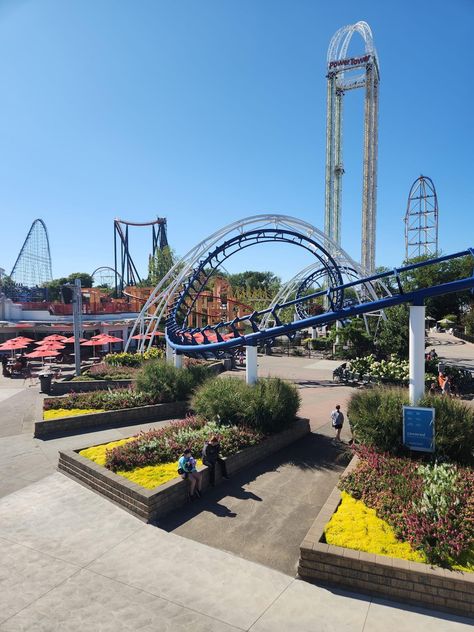 Coaster Aesthetic, Roller Coaster Park, Coaster Ideas, Planet Coaster, Kings Island, Park Landscape, Cedar Point, Roller Coasters, Thrill Ride