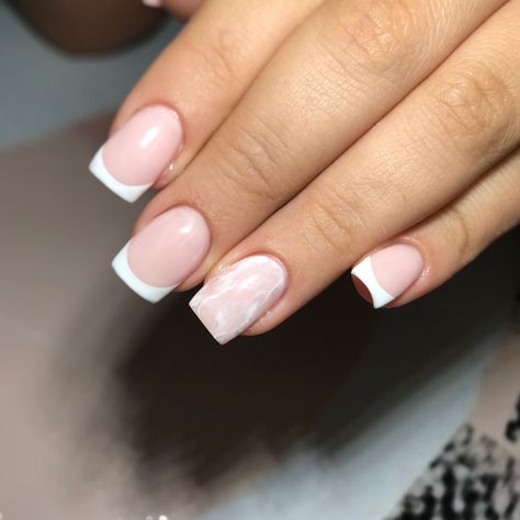 #frenchnails #frenchie #marble #marmol French Manicure Marble, Marble And French Nails, Marble French Tip Nails, Marble French Nails, French Tip Nail Designs, French Tip Nails, French Nails, Nail Tips, Nail Designs