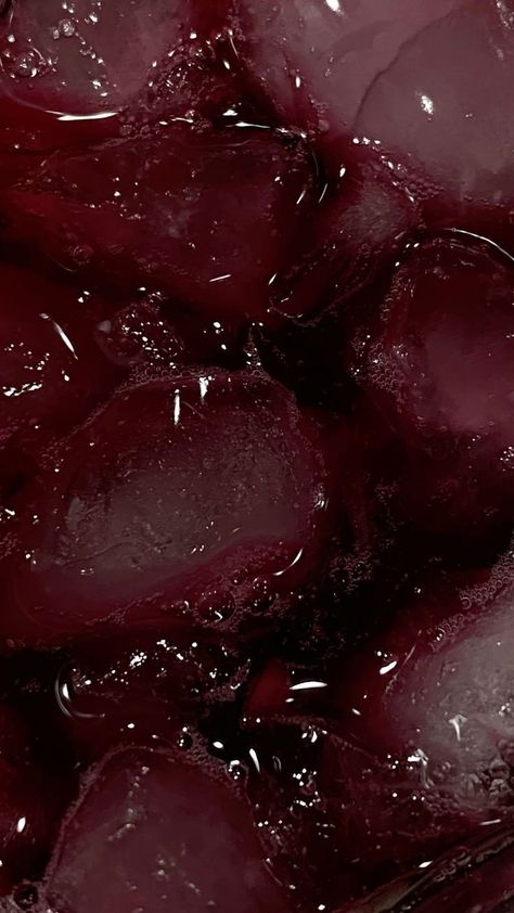 Red Grapes Aesthetic, Cranberry Juice Aesthetic, Grape Juice Aesthetic, Red Wine Photography, Plum Aesthetic, Grape Background, Grape Aesthetic, Skibidi Slicers, Grapes Aesthetic