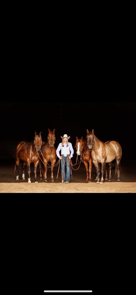 Senior Pic Ideas With Horses, Western Photo Shoots With Horses, Roping Photoshoot, Cute Horse Pictures Ideas Photo Shoot, Cowgirl Horse Photoshoot, Barrel Racer Photoshoot, Cowgirl Senior Pictures Horses, Barrel Racing Senior Pictures, Western Senior Pics With Horses