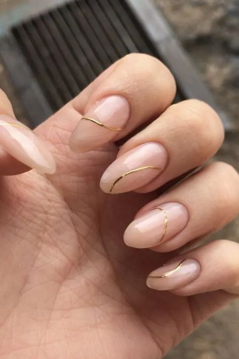 40 + Metallic Nail Ideas, metallic nails, gold nails, silver nails, chrome nails, chic nail ideas, rose gold nail ideas, silver nail ideas, gold nail ideas, bronze nails, rose gold nail ideas, black metallic nails, white metallic nails, white chrome nails, mauve nails