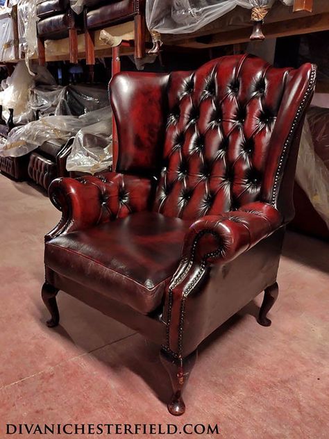 Designer Furniture Luxury, Sofa Chair Design, Gentleman Decor, Vintage Leather Chair, Home Decorating Ideas Living Room, Chesterfield Furniture, Leather Wingback Chair, Leather Sofa Chair, Leather Sofa Living Room