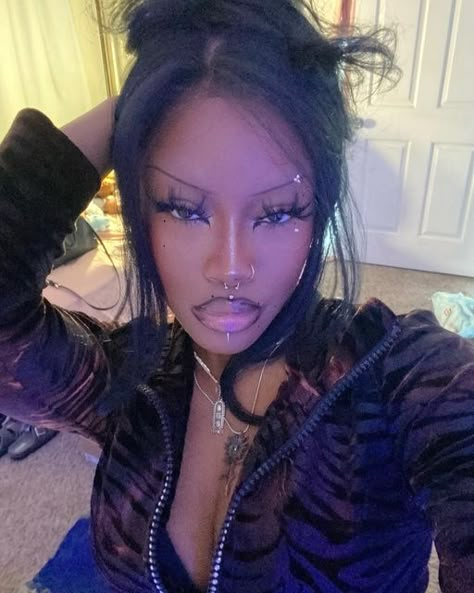 Goth Black Women, Black Goth Makeup, Dream Realm, Dark Makeup Looks, Alt Aesthetic, Alt Girls, Unique Faces, Face Reference, Dark Makeup