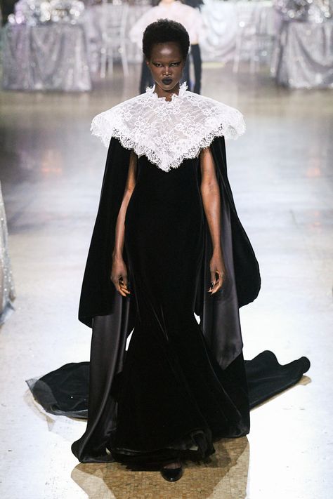 Dark Beast, Gown With Cape, Gothic Glamour, Black Velvet Gown, Fall 2023 Ready To Wear, 2023 Ready To Wear, Fall 2023, Fashion Show Collection, Gothic Fashion