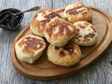 Bannock Recipe, Bannock Bread, Swerve Recipes, Native American Food, Fry Bread, Canadian Food, Recipes Sweet, Vegan Bread, Vegetarian Recipes Easy