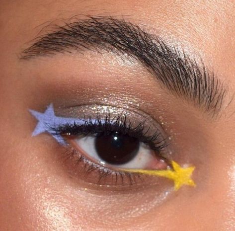 love this pastel eyeliner in the shape of stars eye makeup inspiration face makeup, body paint makeup ideas Editorial Make-up, Make Up Inspiration, Smink Inspiration, Makeup Hacks, Editorial Makeup, Her Eyes, Eye Make, Pretty Makeup, Creative Makeup