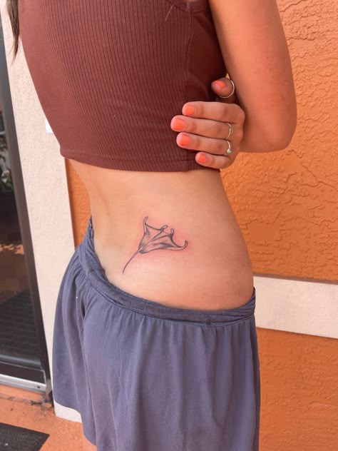 Jurassic Park Inspired Tattoo, Ocean Tattoos Linework, Hawaiian Inspired Tattoos For Women, Inner Heel Tattoo, Marine Bio Tattoo, Spine Fine Line Tattoos For Women, Simple Hip Tattoo, Small Stingray Tattoo, Marine Animal Tattoo