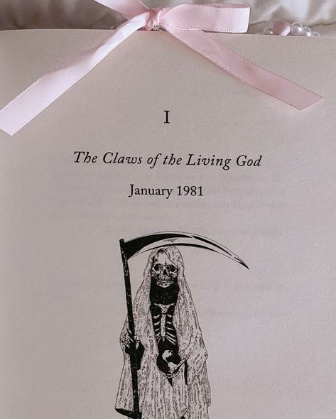 name a book that: 🪿think about it often but don’t talk about it enough: i have more souls than one by fernando pessoa (my all-time favorite portuguese writer, it’s just unbelievably brilliant) 🪿would sell my soul to read it again for the first time: monstrilio by gerardo sámano córdova (new favorite book, i won’t shut up about it) 🪿currently reading: talking at night by claire daverley (loving it) 🪿underhyped: the offing by benjamin myers (it’s the perfect summer read) 🪿moved me: kitchen... Kafka Books, Writing Love Letters, Feel Deeply, Franz Kafka, Currently Reading, The Secret History, Summer Reading, Think About It, I Win