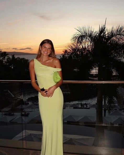 NATALIE ROLT on Instagram: "The Bettina Gown, as styled by @styledsara" Natalie Rolt, Dresses Aesthetic, Guest Attire, Prom Dress Inspiration, Green Bridesmaid Dresses, Wedding Attire Guest, Dreamy Dress, Dinner Dress, Wedding Attire