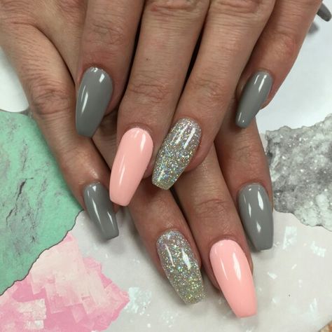 Pink,  grey and sparkle #gelnails #sparkle #pinknails #inventivenails Pink And Gray Nails Design Sparkle, Light Gray Nails, Nail Polish Blue, Thermal Nail Polish, Nail Glam, Thermal Nails, Grey Nail Designs, Glitter Accent Nails, Nail Decor