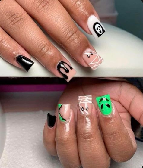 Spooky Short Nail Designs, Halloween Sets Nails Short, Short Nails Spooky, Halloween Short Nails Acrylic, Spooky Halloween Nails Acrylic Short, Spooky Short Nails Acrylic, Fall Sets Nails Short, Spooky Halloween Nail Designs Short, Spooky Nails Short Square