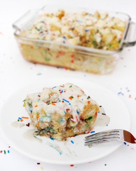 Funfetti Cake Batter French Toast Casserole by Life, Love and Sugar Amazing French Toast Recipe, Life Love And Sugar, French Toast Casserole Overnight, Cinnamon Roll Casserole, Overnight French Toast, Surprise Cake, Toast Casserole, Birthday Breakfast, Funfetti Cake