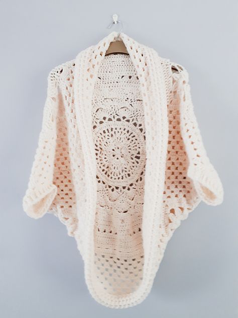 Ravelry: Crochetbystef's Sophies universe cocoon cardigan Sophies Universe, Crochet Wraps, Crocheted Clothes, Crochet Wear, Poncho Patterns, Crochet Cocoon, Cardigan Shawl, Shrug Pattern, Cocoon Cardigan