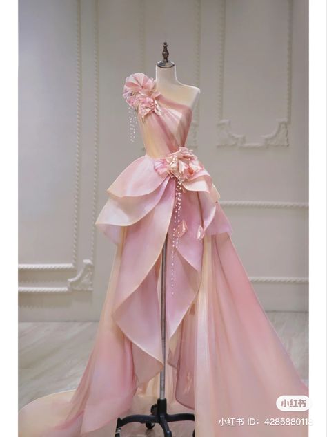 Bridal Engagement Dress, Pink Flower Dress, Gowns Dresses Elegant, Aesthetic Dress, Old Fashion Dresses, Fantasy Dresses, Dress Design Sketches, Princess Ball Gowns, Prom Dress Inspiration