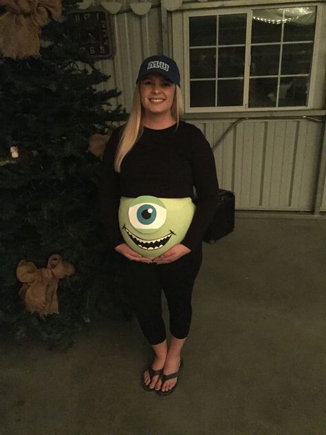 Monsters Inc Mike Wasowski Pregnancy Costume Monsters Inc Pregnant Costume, Pregnant Mike Wazowski Costume, Halloween Honeymoon, Halloween Pregnancy Costumes, Pregnancy Halloween Costumes, Maternity Halloween Costumes, Crazy Halloween Costumes, Costumes For Work, Meme Costume