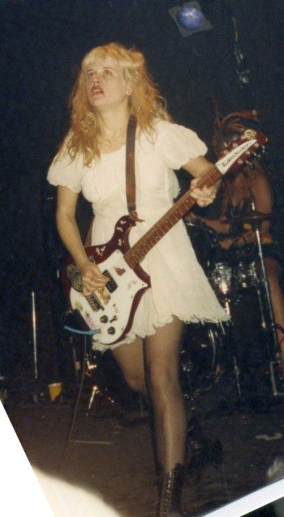 Riot Grrl Fashion, Riot Grrrl Fashion, Kat Bjelland, Peter Pan Collar Dress, Riot Grrrl, I'm With The Band, Grunge Girl, Collar Dress, On Stage