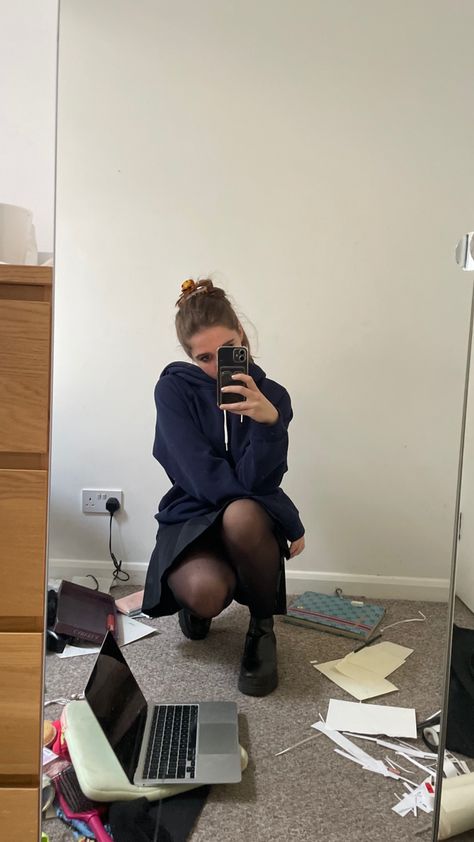 Uk Public School Aesthetic, Romanticising School Uk, Messy Student Aesthetic, Girls School, English Girl Aesthetic, School Aesthetic Uk, Uk School Uniform Aesthetic, Uk School Aesthetic, School Uniform Uk