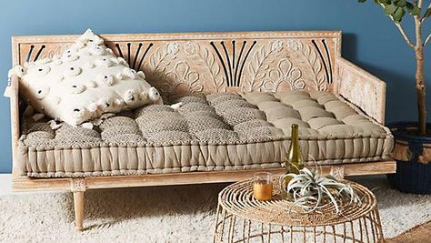 Perfect Full-Size Daybeds for Luxe Relaxation Day Bed Couch Living Room, Boho Day Bed, Coastal Mcm, Daybed Diy, Best Daybeds, Salvaged Doors, Full Size Daybed, Diy Daybed, Living Room Wall Color