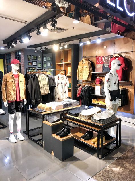 Visual merchandise lunar CNY Shop Clothes Design Interiors, Men Clothing Store Design Ideas, Mens Boutique Interior Design, Interior Design Clothing Store, Cloth Shop Interior Design, Men's Clothing Store Design, Clothing Boutique Interior, Luxury Retail Store, Kids Bedroom Furniture Design