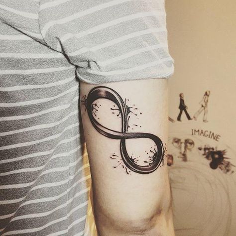 60 Creative and Inspiring Infinity Tattoos ❖❖❖  #creative #infinity #inspiring #tattoos ❖❖❖ Do you want to know about Infinity Tattoos ?  See our symbology article and check out the photos: Important icon in the culture and mythology, its origin comes from Ancient Egypt in which the infinite assumes the figure of the snake that eats its own tail, since it was not possible to discern its beginning and end - acquiring in this way, the repre... Tattoos Artistic, Infinite Love Tattoo, Eternal Love Tattoo, Infinite Tattoo, Infinity Tattoo On Wrist, Wine Tattoo, Inspiring Tattoos, Tattoos Creative, Infinity Symbol Tattoo