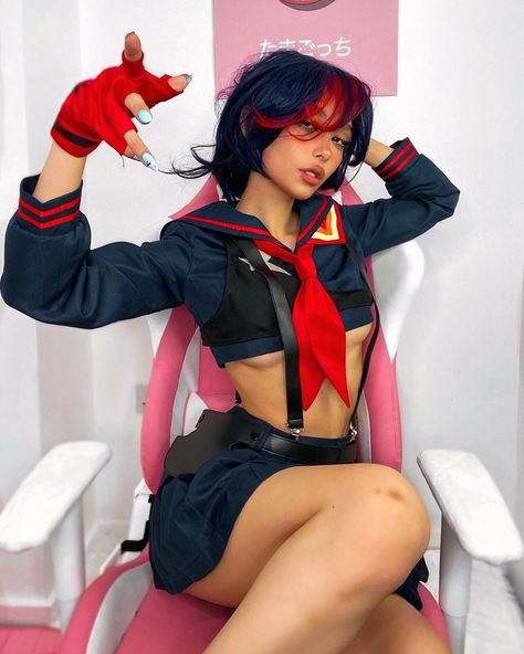 Kill La Kill Cosplay, Ryuko Matoi, 일본 패션, Tattoed Women, Crazy Women, Sitting Poses, Kill La Kill, Movie Posters Minimalist, Figure Poses