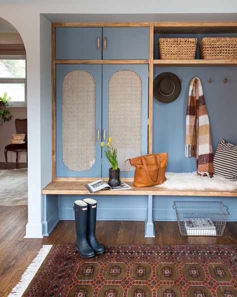 Mudroom Wall In Kitchen, Utility Hallway Ideas, Colorful Mudroom Ideas, Fun Entryway Ideas, Modern Mud Room Ideas, Breezeway Remodel, Colorful Mudroom, Blue Green Living Room, Green Shower Tile