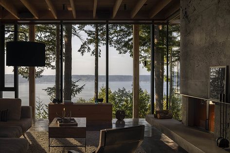 Mountain Cabin Living Room, Mw Works, Nature Minimalist, Washington Houses, Cabin Living Room, Harmony With Nature, Skyscraper Architecture, Concrete Forms, Building Roof