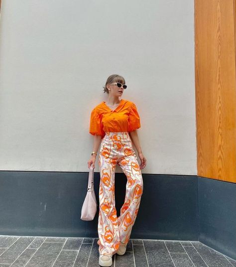 90's Outfit, Decades Fashion, Fashionable Work Outfit, Retro Disco, Color Combinations For Clothes, Fashion Terms, Barbie Dress Fashion, Orange Outfit, Korean Fashion Trends