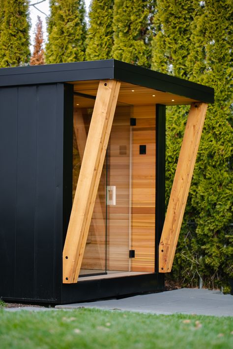 Take your home to the next level with Theraluxe's modern and stylish outdoor saunas, made with love in Vancouver, Canada. Sauna Under Deck, Outdoor Sauna Plans, Exterior Sauna, Outdoor Sauna Ideas Backyards, Outdoor Sauna Ideas, Home Made Sauna, Modern Outdoor Sauna, Outdoor Saunas, Home Saunas