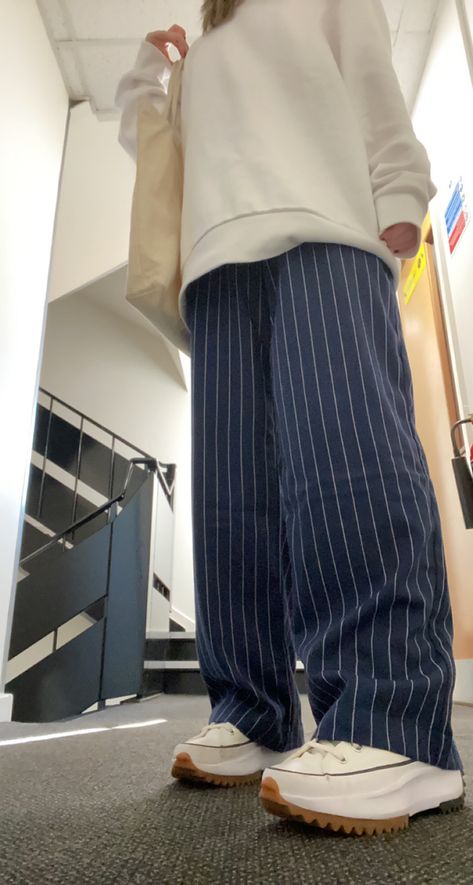 Navy Pinstripe Trousers Outfit, Styling Striped Pants, Navy Striped Pants Outfit, Blue Pin Stripe Pants Outfit, Stripped Jeans Outfit, Pinstripe Jeans Outfit, Grey Pinstripe Trousers Outfit, Navy Pinstripe Pants Outfit, Blue Pinstripe Pants Outfit