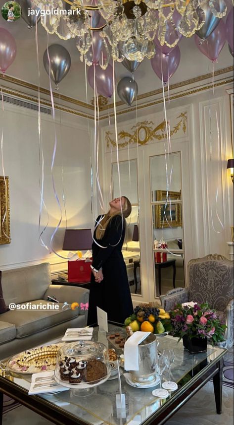 Sophia Richie Wedding Aesthetic, Sofia Richie Bachelorette Party, Sophia Richie Bachelorette, Sofia Richie Bachelorette, Sofia Richie Birthday, Sophia Richie Aesthetic, Sofia Richie Wedding Dress, Sophia Richie Wedding, Paris Bachelorette Party