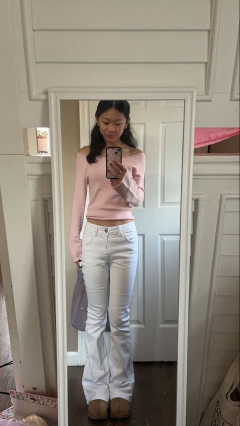 White Flared Jeans Outfit Winter, Clothes To Wear To School Winter Outfits, Low Rise White Flare Jeans Outfit, Coquette Flare Jeans Outfit, Off The Shoulder Sweater Pink, Outfits With White Jeans For School, White Flare Outfit, White And Pink Winter Outfit, Flare Jeans With Uggs