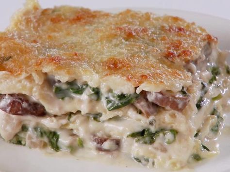 Spinach And Mushroom Lasagna, Mushroom Lasagna Recipe, Spinach Mushroom Lasagna, Fresh Pasta Dough, Giada De Laurentiis Recipes, Julia Childs, Mushroom Foraging, Mushroom Lasagna, Meatless Dishes