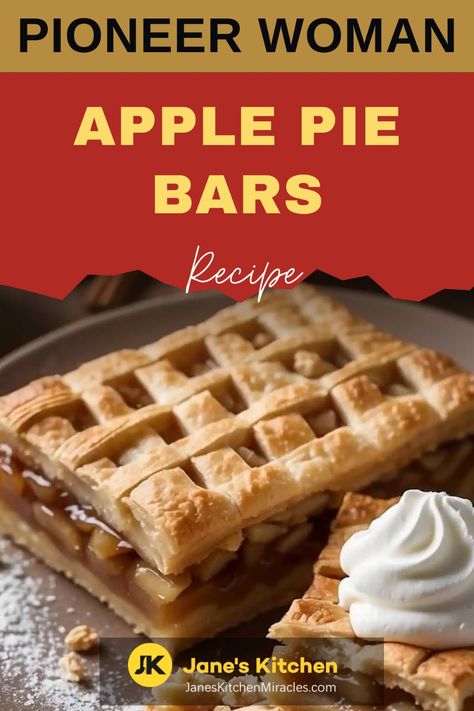 Easy and impressive apple pie bar with whipped cream Pioneer Woman Apple Pie, Apple Pie Bars Recipe, Pie Bars Recipe, Apple Muffin Recipes, Pie Bar Recipes, Apple Pie Bars, Creamy Pudding, Shortbread Crust, Pie Bars